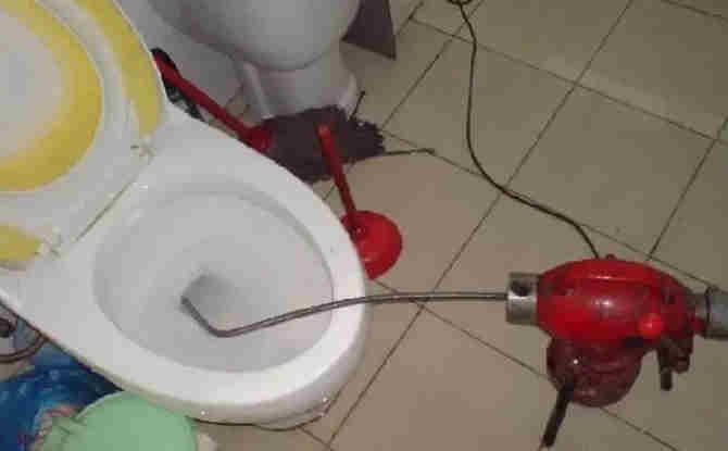正镶白马桶通下水